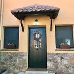 Vakantiehuis Casa Del Concejo Aire Acondicionado Y Jardin *
