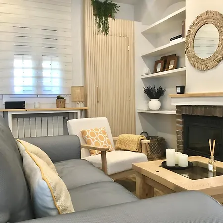 Casa de Férias Casa Del Concejo Escapada Rural Con Chimenea Y Jardín Privado Segóvia