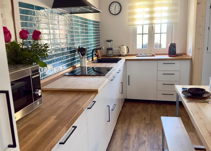 Casa de Férias Casa Del Concejo Escapada Rural Con Chimenea Y Jardín Privado *